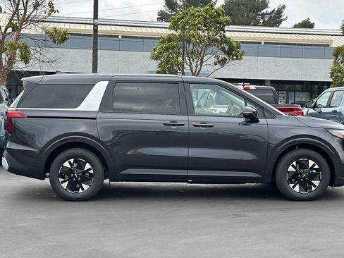New 2026 Kia Carnival LXS image 3