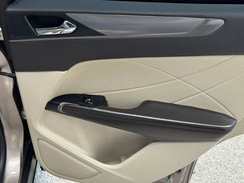 Used 2018 Lincoln MKC Premiere FWD image 25