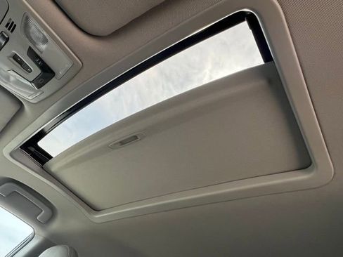Used 2018 Toyota Sienna XLE w/ XLE Navigation Package FWD image 39