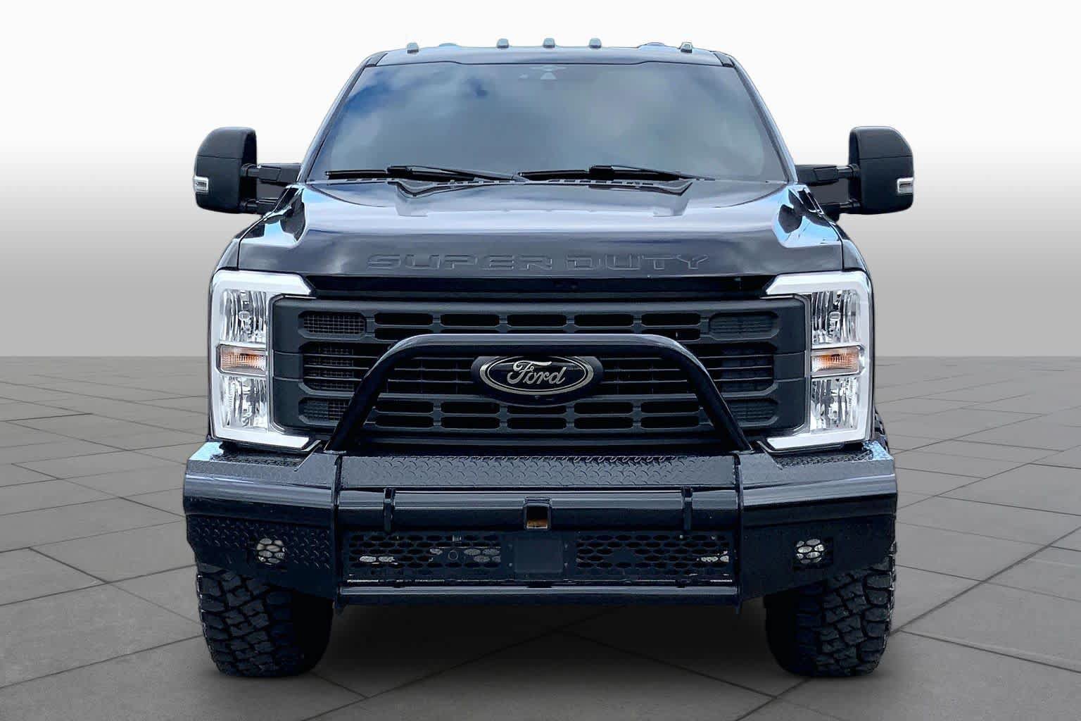 Used 2023 Ford F350 XLT w/ 360-Degree Camera Package AWD/4WD image 4