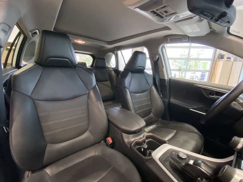 Used 2021 Toyota RAV4 Limited AWD/4WD image 28