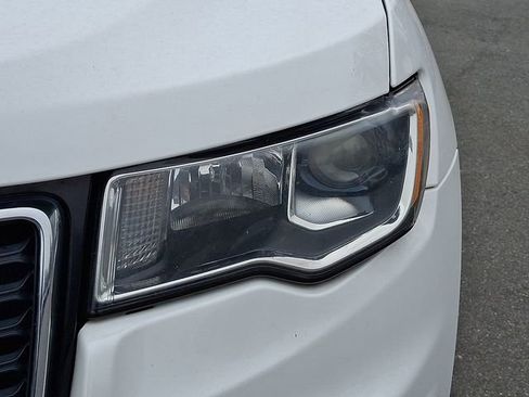 Used 2017 Jeep Grand Cherokee Limited image 9