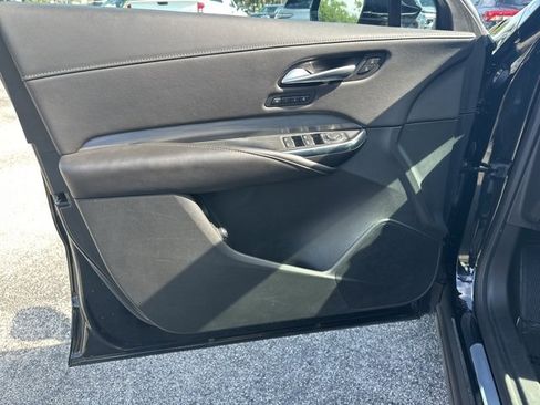 Used 2024 Cadillac XT4 Premium Luxury image 10