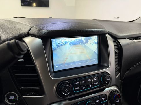 Used 2018 Chevrolet Tahoe LT w/ Luxury Package RWD image 34