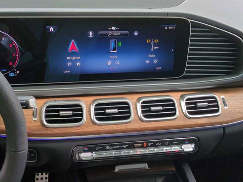 New 2025 Mercedes-Benz GLS 450 4MATIC image 30