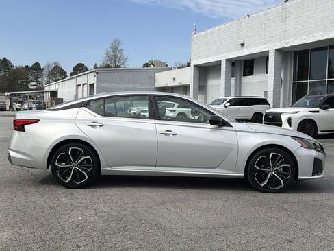 Certified 2024 Nissan Altima 2.5 SR FWD image 10