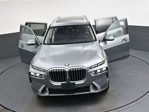 Used 2024 BMW X7 xDrive40i image 33