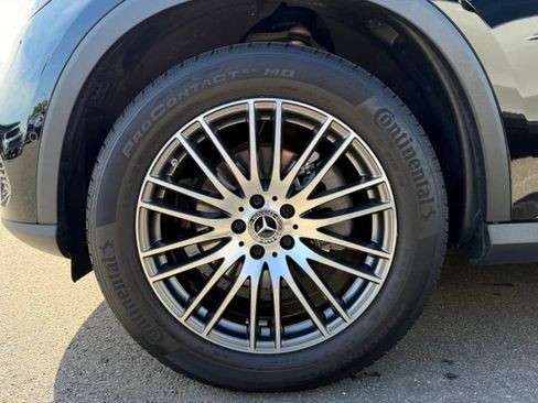 Used 2024 Mercedes-Benz GLC 300 4MATIC image 11