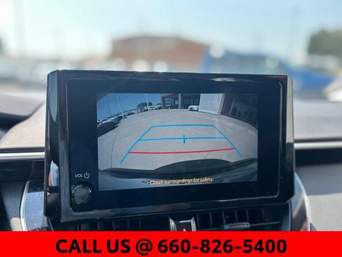 Used 2025 Toyota Corolla LE FWD image 11