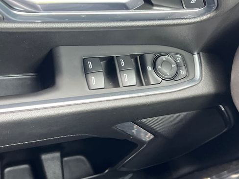 Used 2024 Chevrolet Silverado 1500 LT image 22