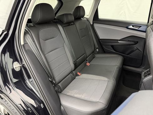 Used 2024 Volkswagen Taos SE image 26