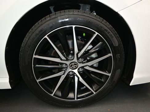 Used 2023 Toyota Camry SE image 18