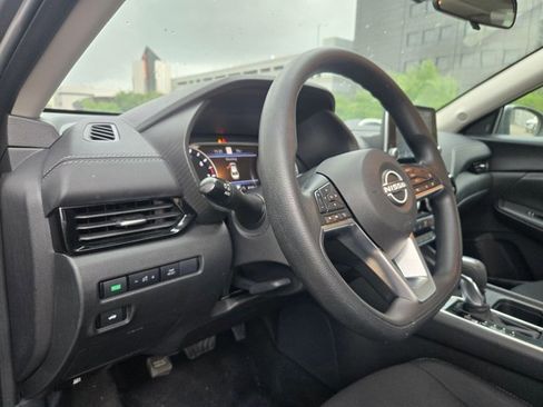 Used 2024 Nissan Sentra SV image 5