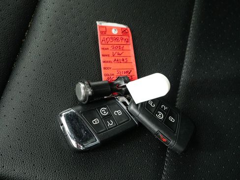 Used 2021 Volkswagen Atlas Cross Sport SE FWD image 37