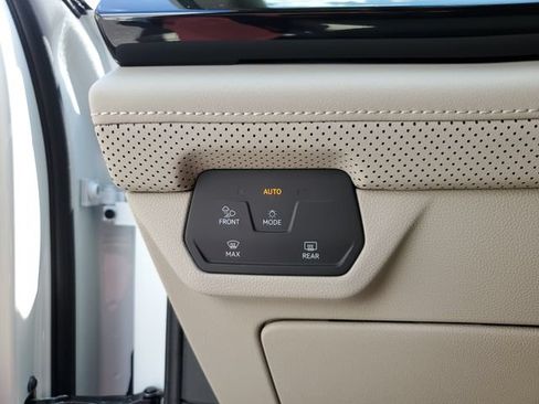 Certified 2025 Volkswagen Atlas SE w/ Panoramic Sunroof Package FWD image 28