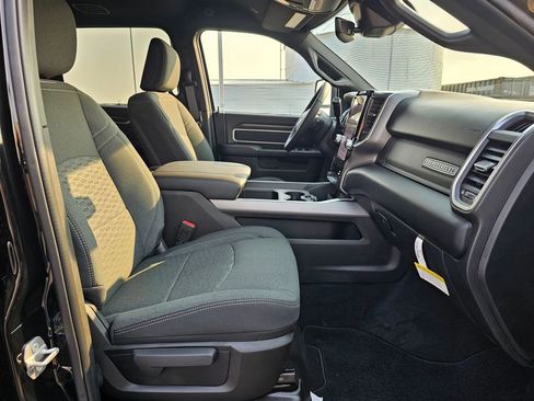 New 2025 RAM 2500 Big Horn AWD/4WD image 15