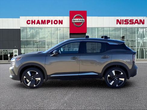 New 2026 Nissan Kicks SR w/ Cold Weather Package image 4