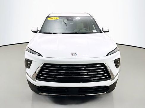 Used 2025 Buick Enclave Preferred image 2