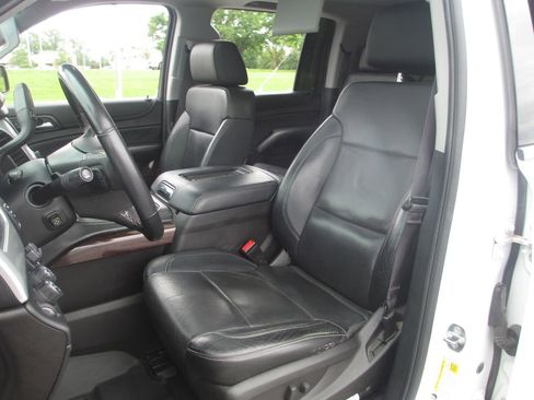 Used 2016 GMC Yukon XL SLT w/ Open Road Package AWD/4WD image 21