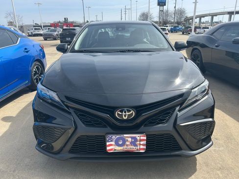 Used 2023 Toyota Camry SE image 14