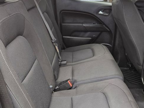 Used 2022 Chevrolet Colorado LT w/ LT Convenience Package image 8