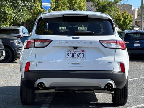 Certified 2022 Ford Escape SE FWD image 5