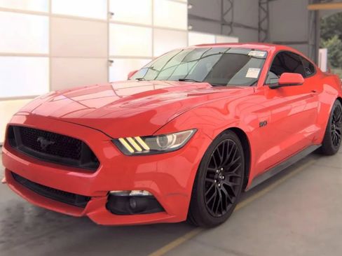 Used 2017 Ford Mustang GT w/ GT Performance Package RWD image 3