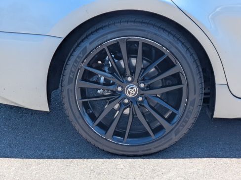 Used 2024 Toyota Camry XSE FWD image 11