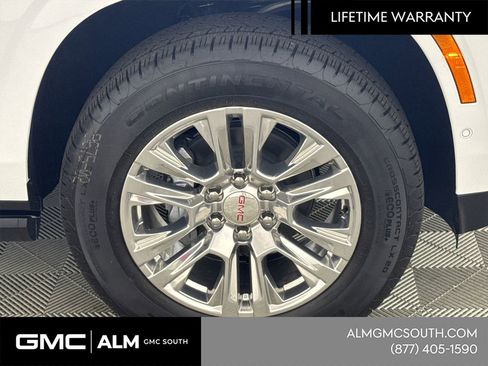 New 2026 GMC Yukon Denali w/ Sun & Power Step Package AWD/4WD image 14