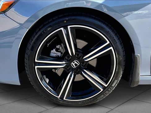 Used 2021 Honda Accord Touring image 10
