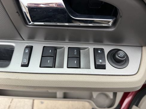 Used 2013 Ford Expedition XLT image 11