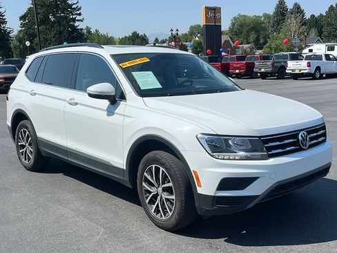Used 2020 Volkswagen Tiguan SE w/ Panoramic Sunroof Package AWD/4WD image 3