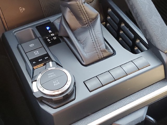Used 2024 Toyota Tacoma SR5 AWD/4WD image 32