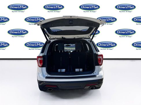 Used 2018 Ford Explorer XLT w/ Equipment Group 202A image 30