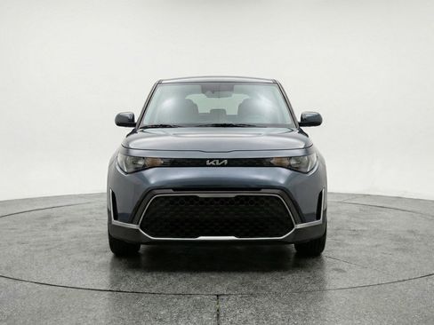 Used 2025 Kia Soul LX w/ LX Technology Package FWD image 2