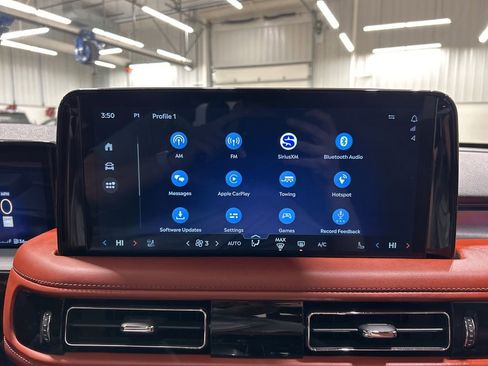 Used 2025 Lincoln Aviator Reserve w/ Equipment Group 201A image 21