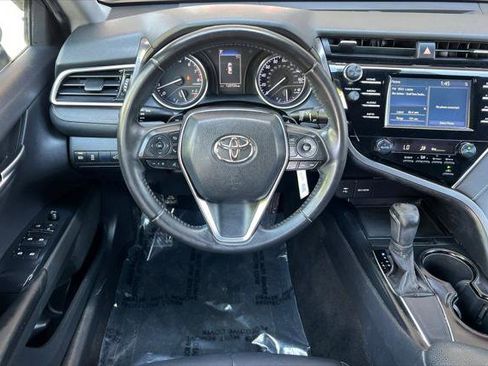 Certified 2018 Toyota Camry SE w/ Moonroof Package FWD image 14