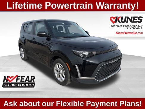 Used 2025 Kia Soul LX FWD image 1