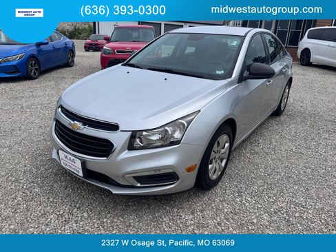 Used 2016 Chevrolet Cruze LS FWD image 1