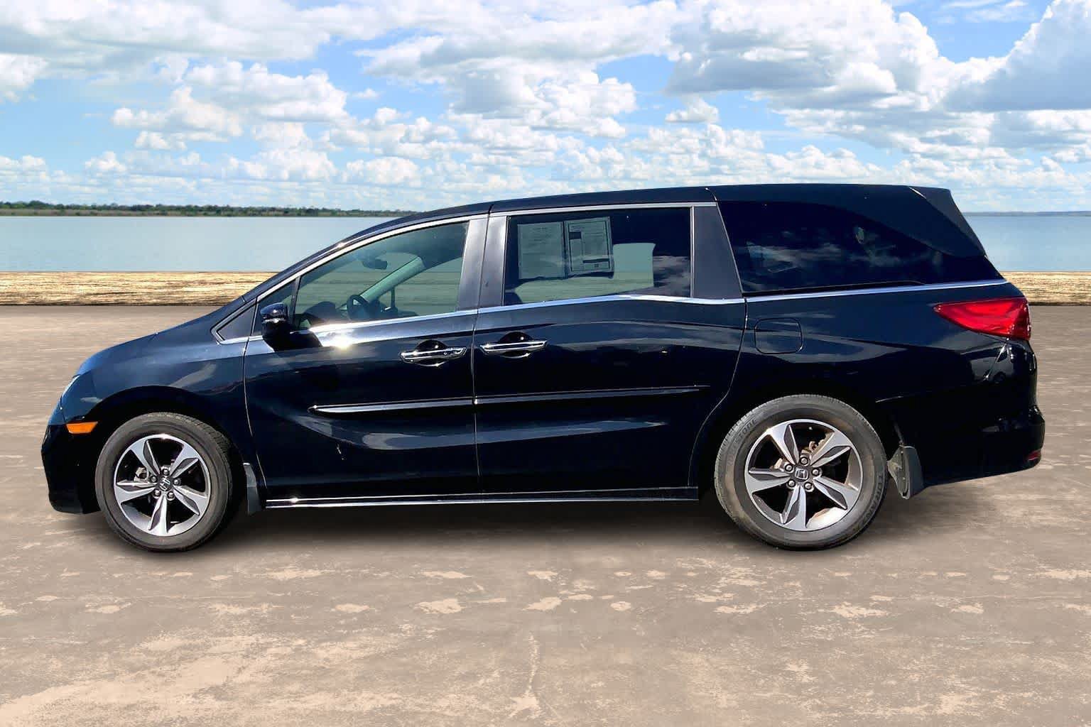 Used 2018 Honda Odyssey Touring image 3