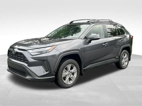 Used 2025 Toyota RAV4 XLE AWD/4WD image 1