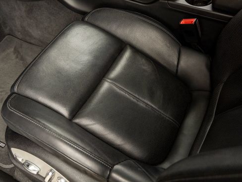 Certified 2023 Porsche Macan AWD/4WD image 23
