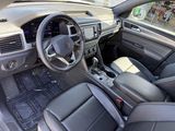 Used 2023 Volkswagen Atlas Cross Sport SE image 2
