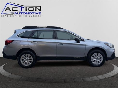 Used 2019 Subaru Outback 2.5i image 9