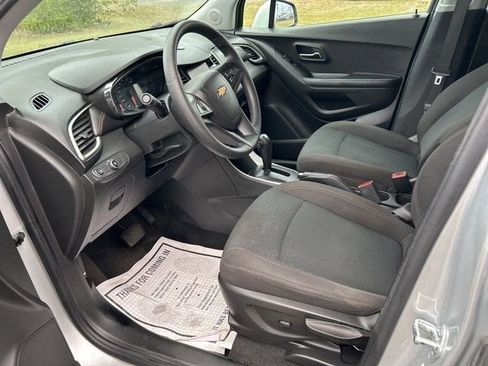 Used 2021 Chevrolet Trax LS w/ Tint and Cruise Package image 10