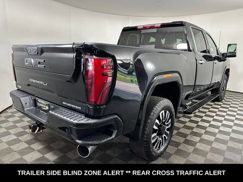 Used 2025 GMC Sierra 3500 Denali Ultimate AWD/4WD image 5