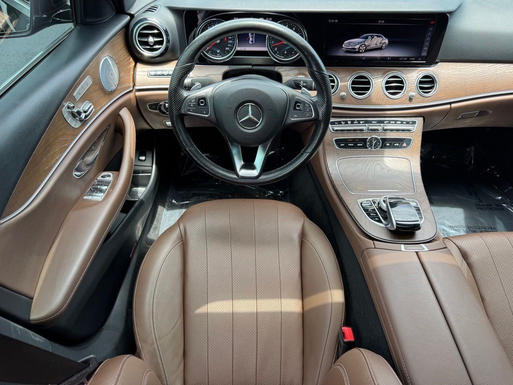 Used 2018 Mercedes-Benz E 400 4MATIC Sedan image 16