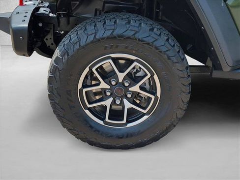 Used 2024 Jeep Wrangler Unlimited Rubicon w/ Capability Package AWD/4WD image 9
