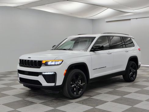 New 2026 Jeep Grand Cherokee L Limited w/ Limited Altitude Package AWD/4WD image 7