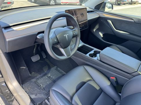 Used 2024 Tesla Model Y Long Range image 16